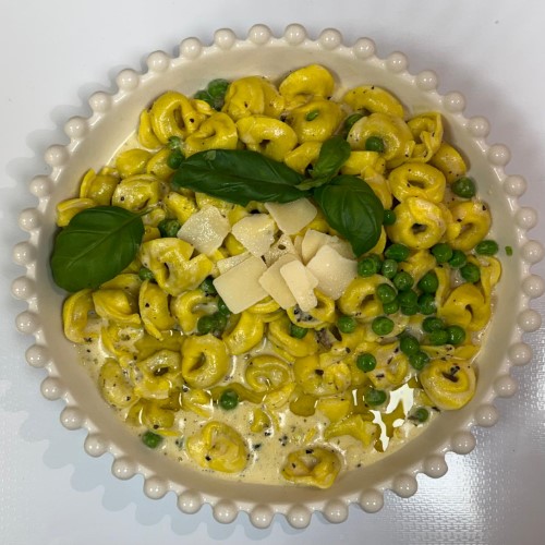 17- Tortellini Filled With Prosciutto & Creamy Alfredo Sauce & Peas 
